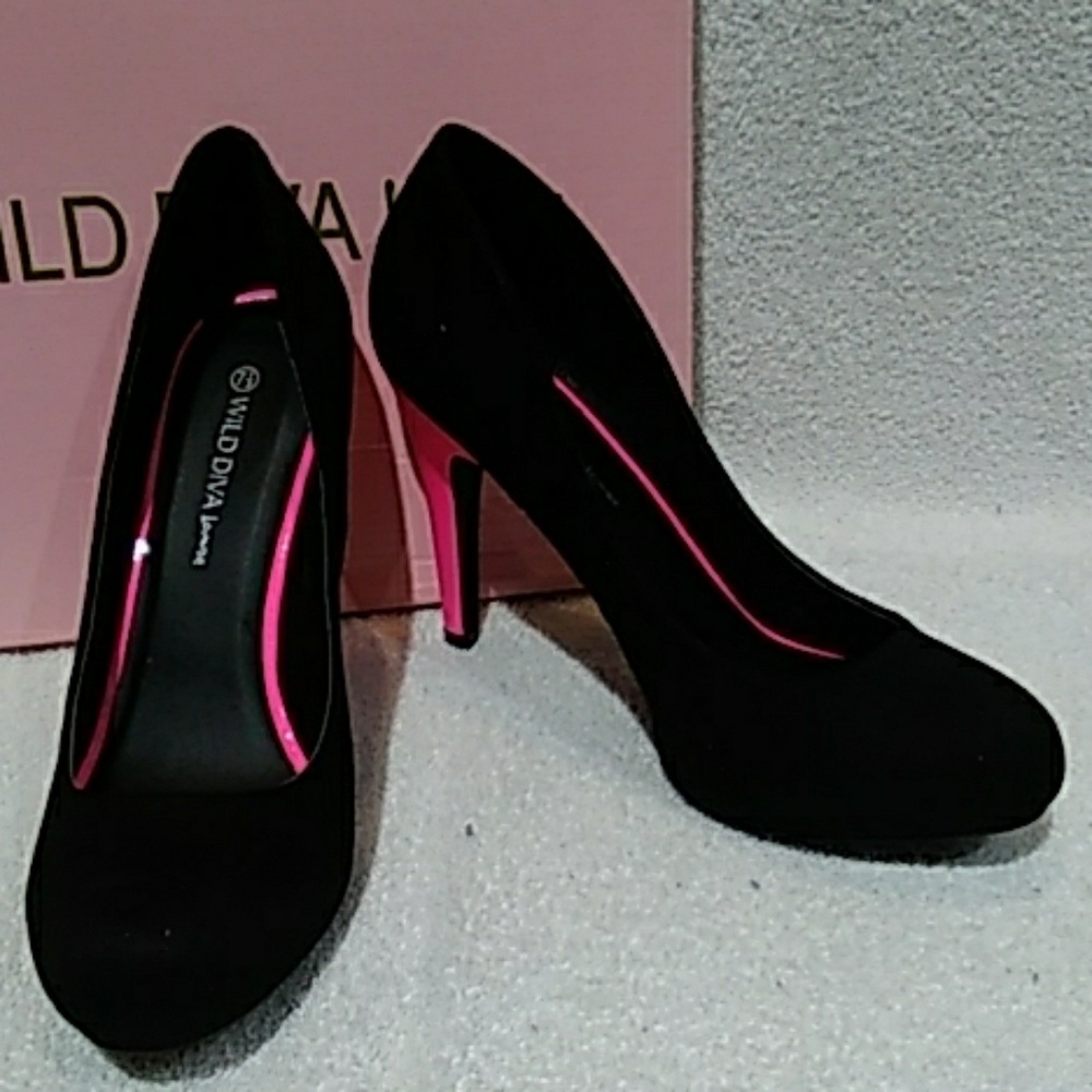 Wild Diva Lounge heels NIB